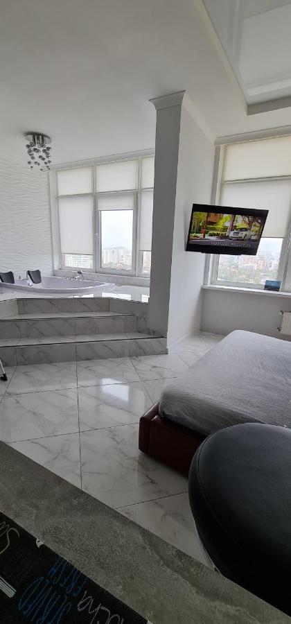 M&P Vip Appartments In Arkadia Odessa Ngoại thất bức ảnh