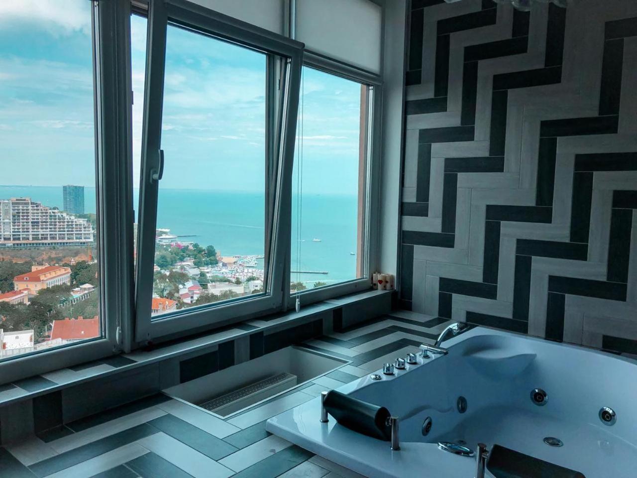 M&P Vip Appartments In Arkadia Odessa Phòng bức ảnh