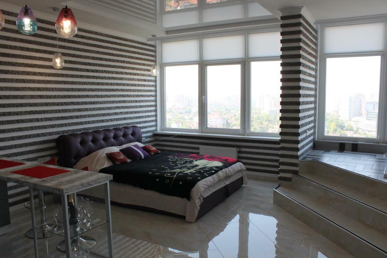 M&P Vip Appartments In Arkadia Odessa Ngoại thất bức ảnh